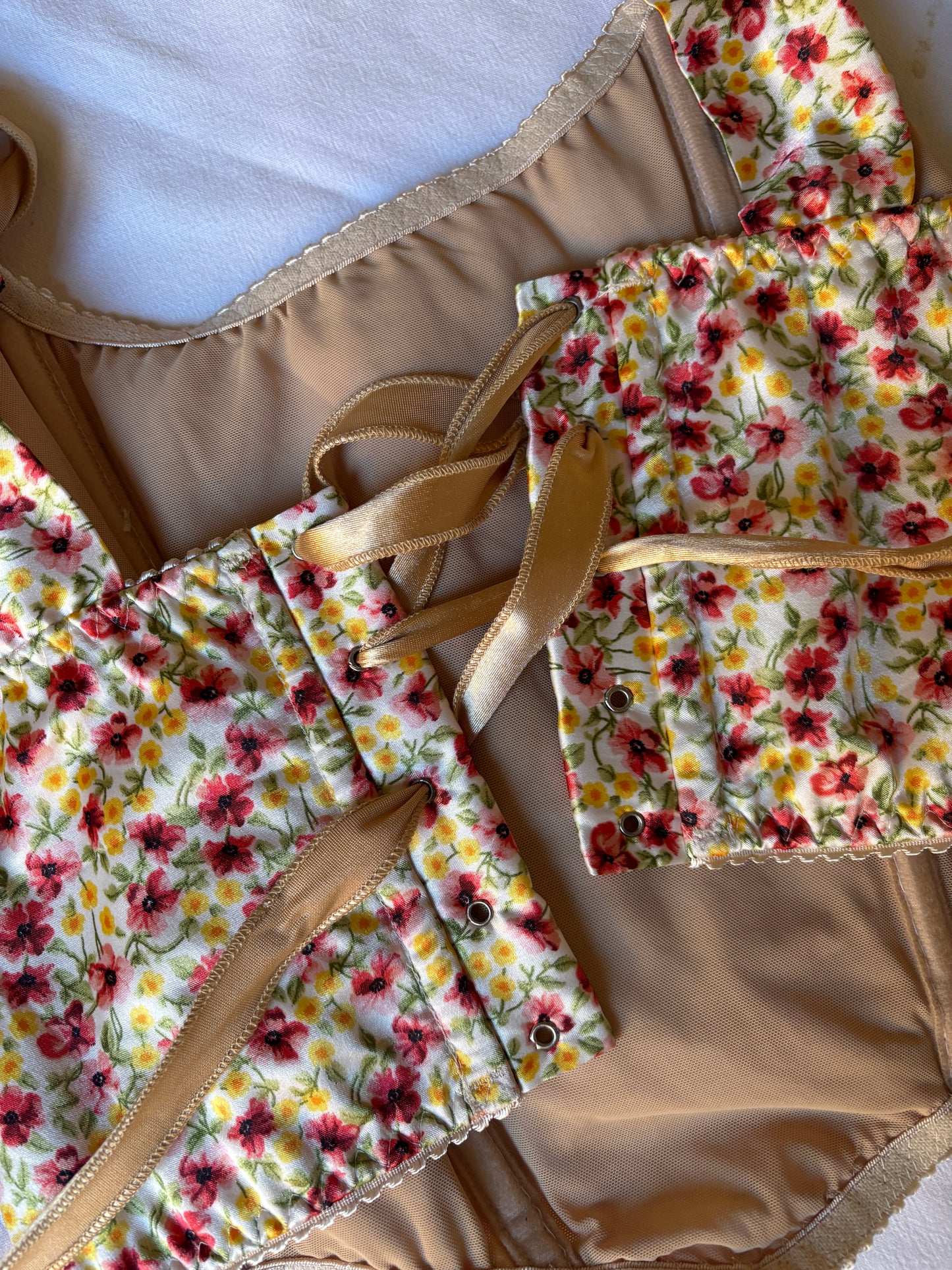 Corset amarillo satén