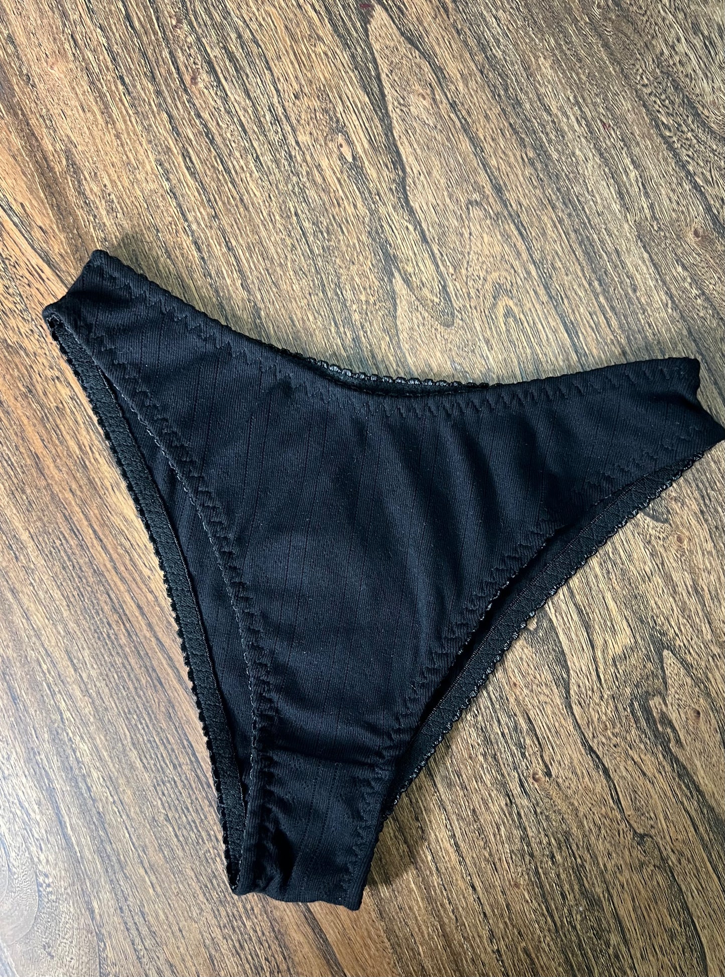 Panty pointelle negro