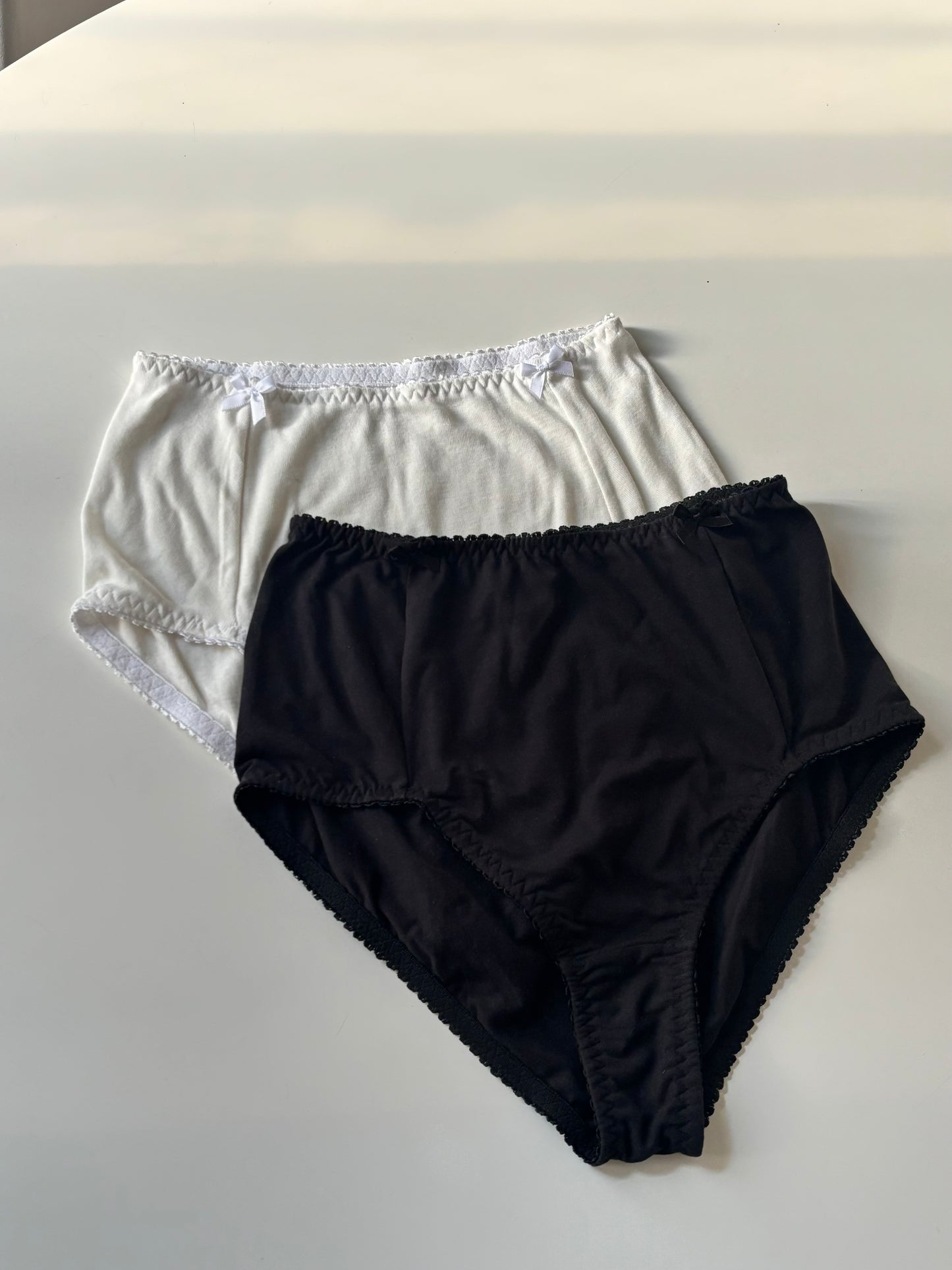 Dúo panties blanco y negro