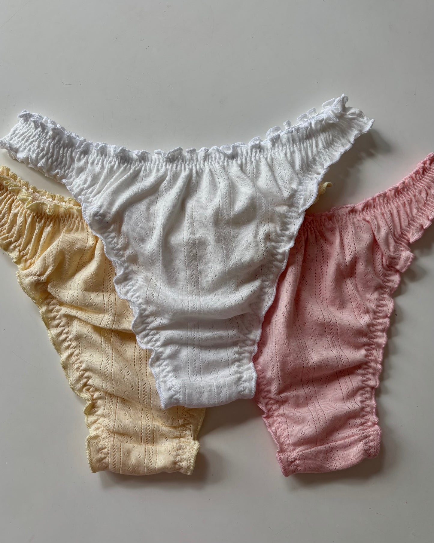 Trío ruffle pastel