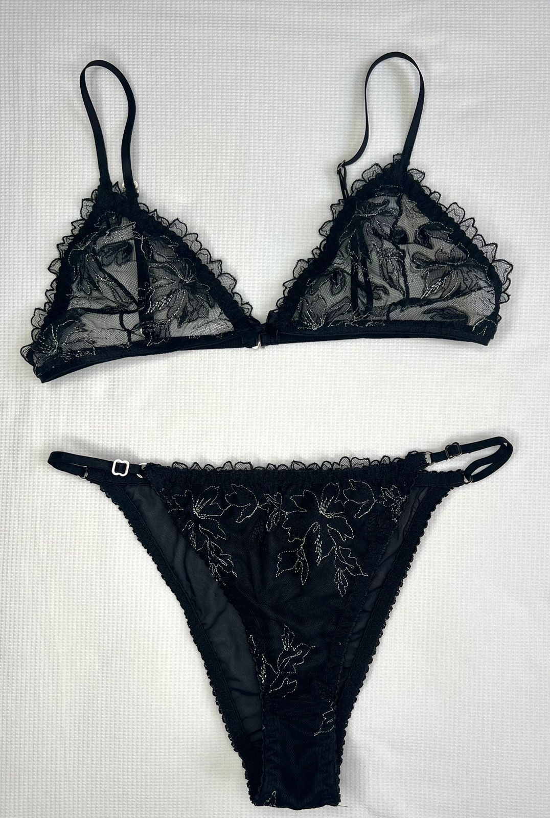 Black flower set