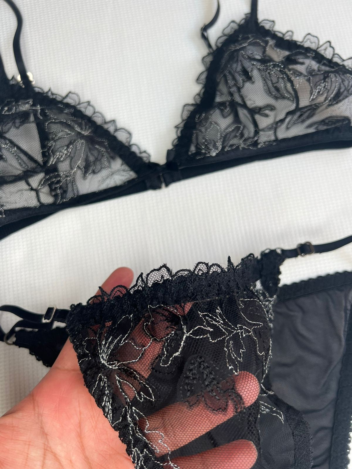 Black flower set