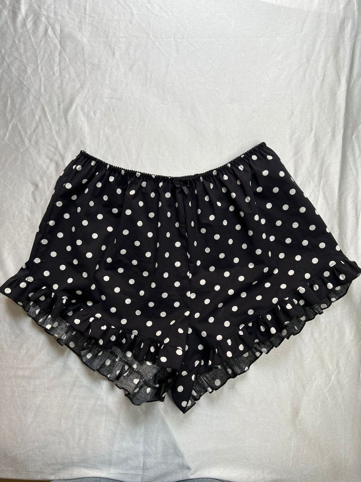 Short polka dots