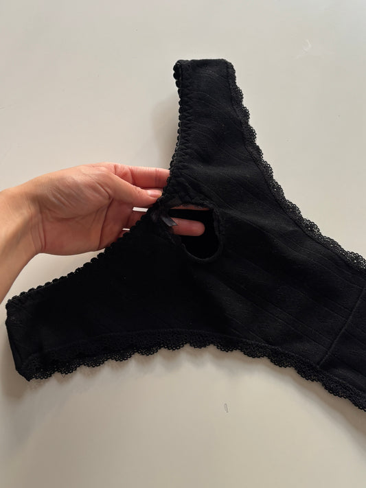 Panty con abertura