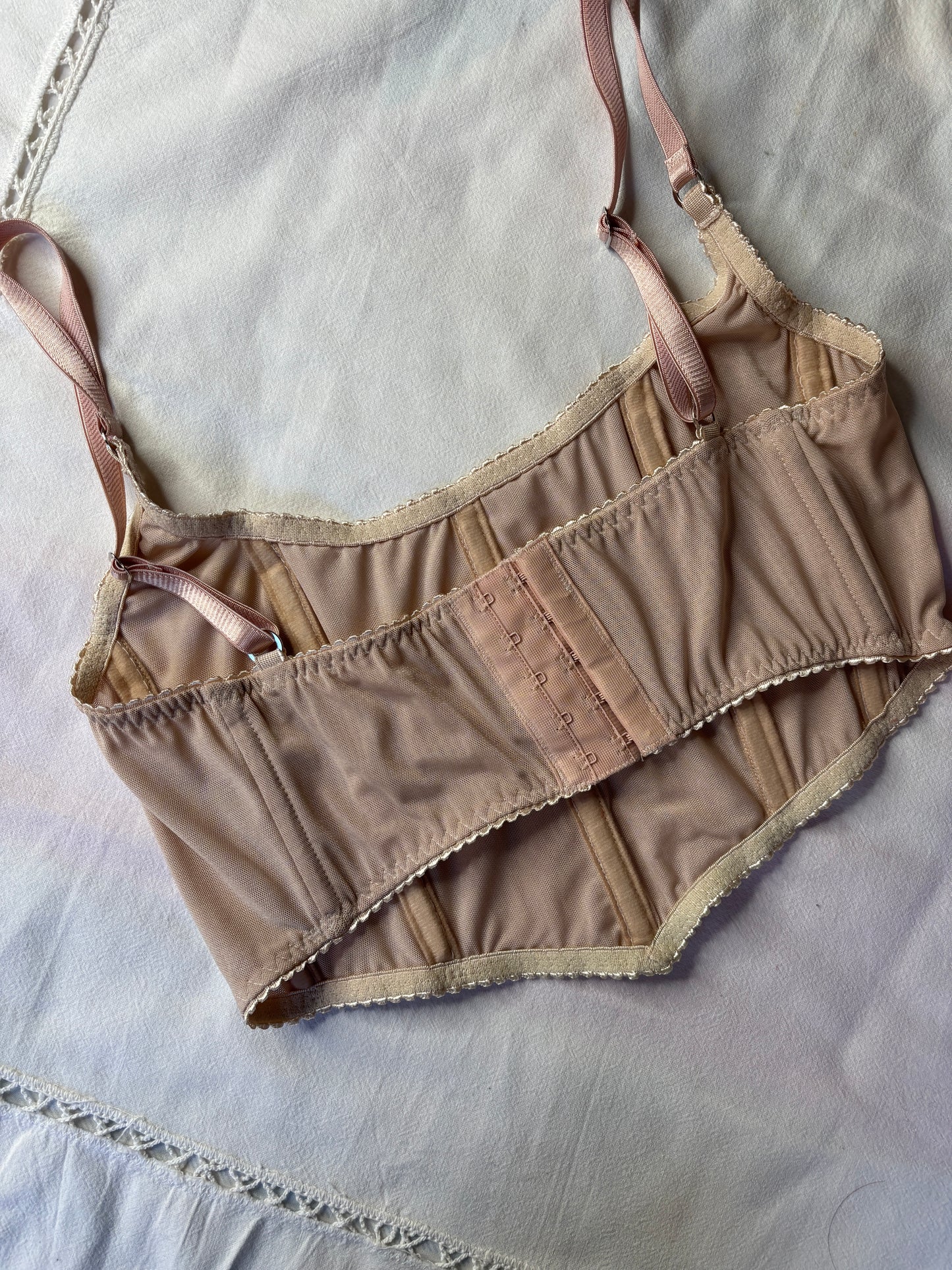 Corset mesh