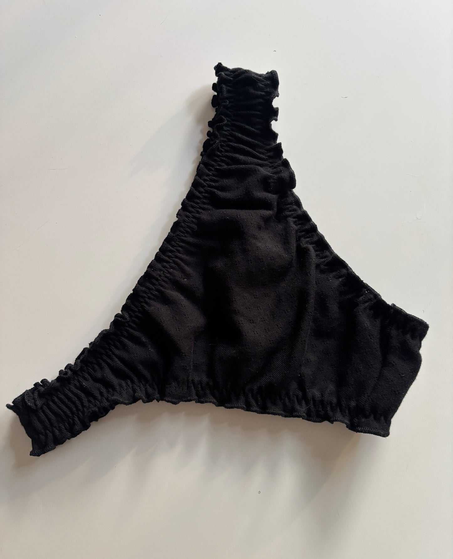 Panty ruffle negra