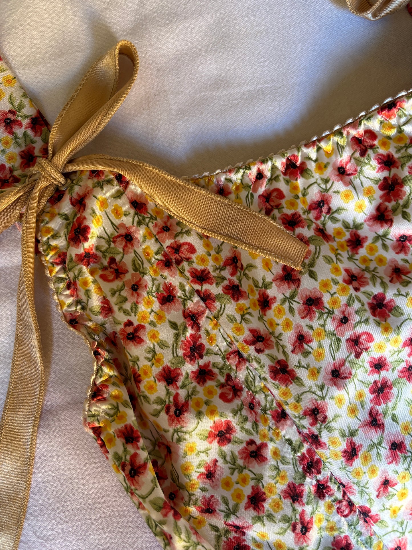 Corset amarillo satén
