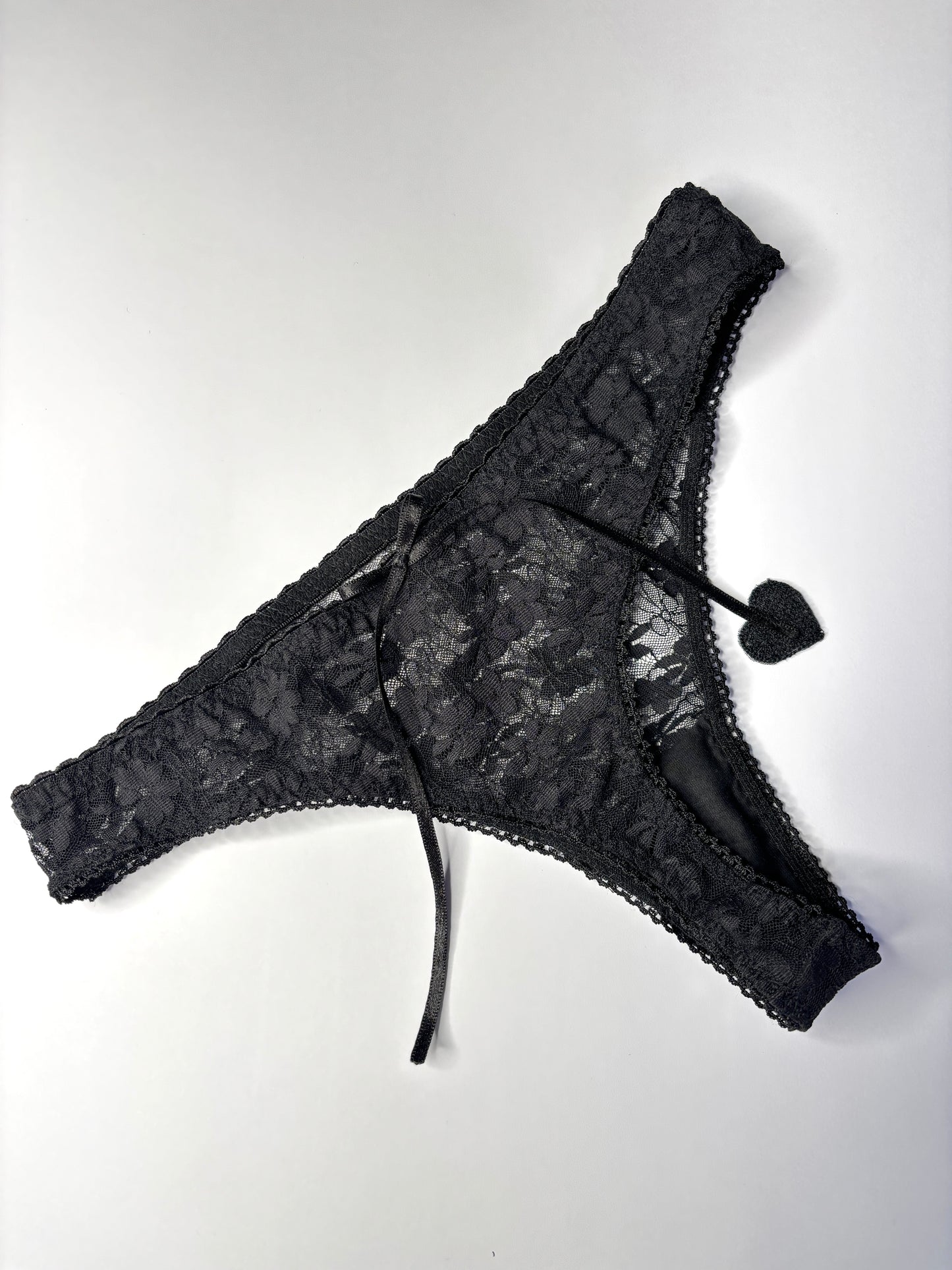 Tanga encaje amor